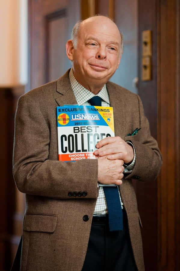 American Actor Wallace Shawn Posing For A Photoshoot. Wallpaper