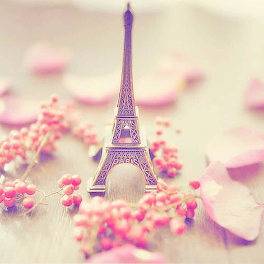 An Ode To Love & Paris Wallpaper