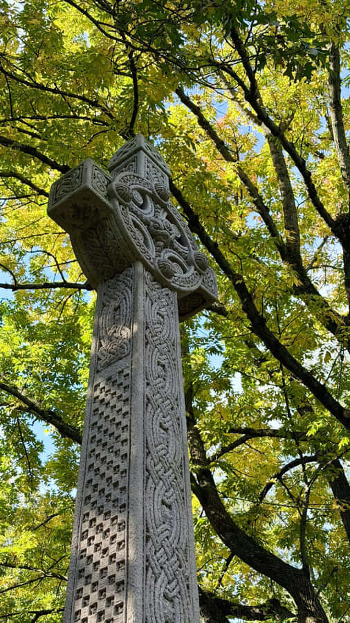 Ancient Celtic Cross Design Wallpaper
