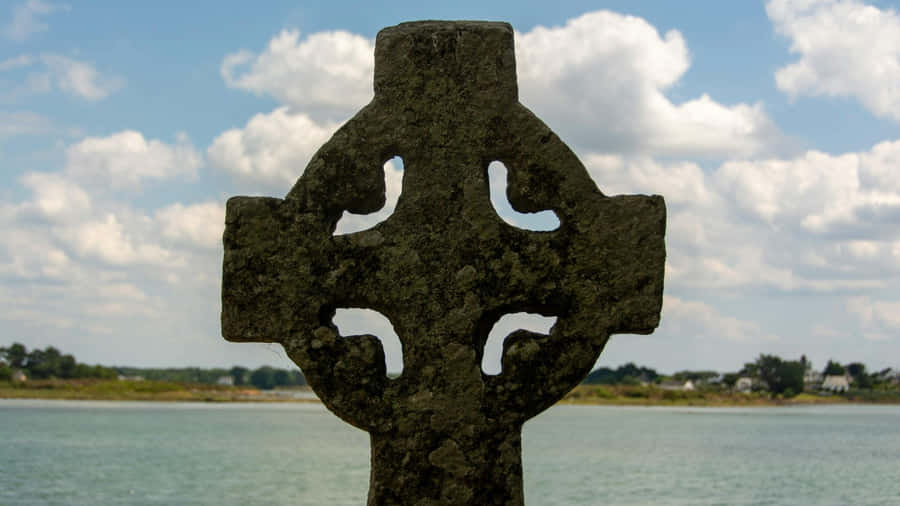 Ancient Celtic Cross Design Wallpaper