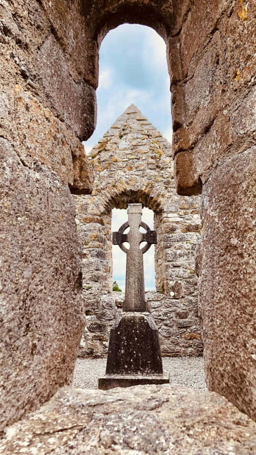 Ancient Celtic Cross Monument Wallpaper