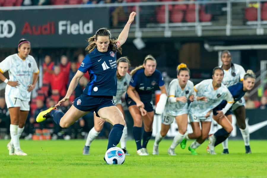 Andi Sullivan Dominating The Field Wallpaper