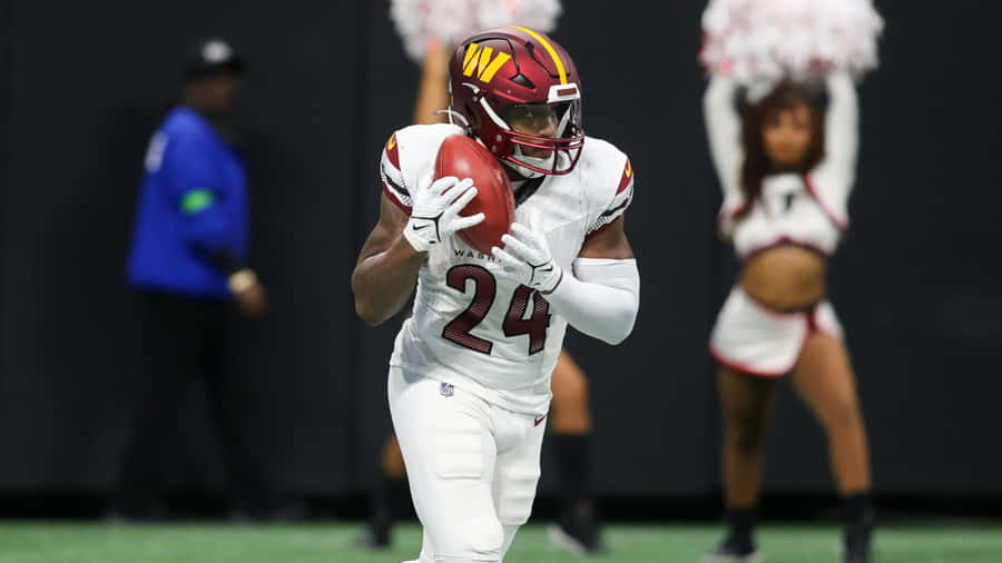 Antonio Gibson Football Action Wallpaper