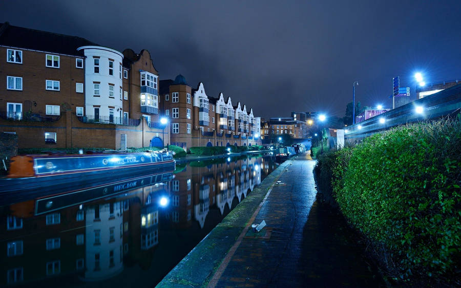 Apartment Buildings In Birmingham City Wallpaper