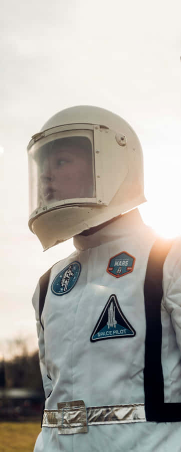 Astronaut Portraitat Sunset Wallpaper
