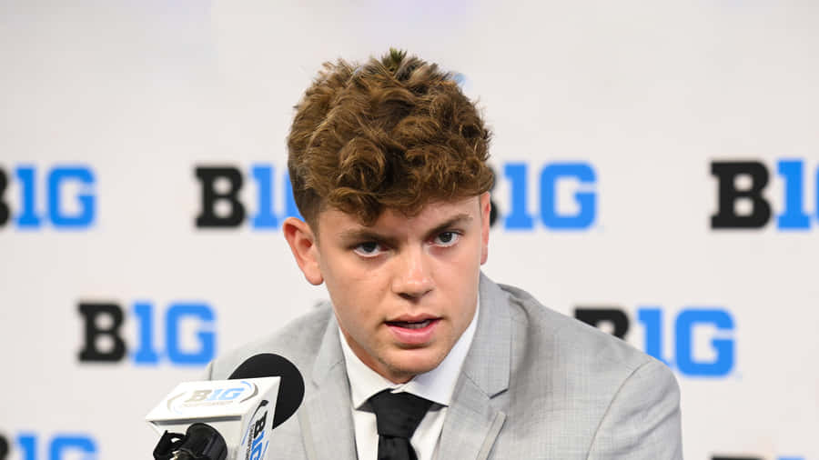 Athlete Press Conference Wallpaper