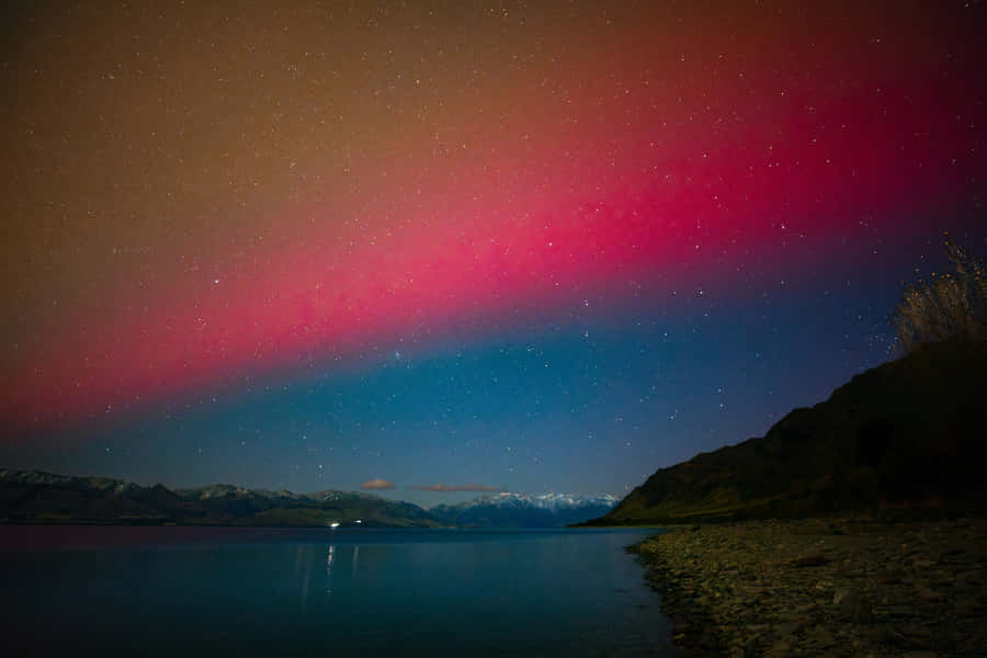 Aurora Australis Over Lake Wallpaper
