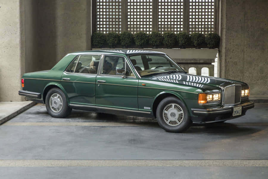 Bentley Eight Luxurious Sedan Wallpaper
