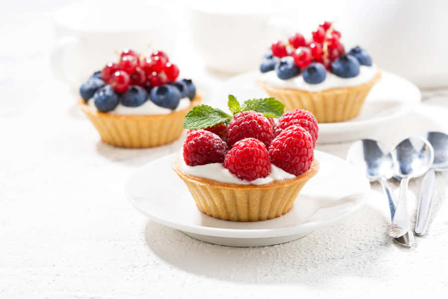 Berries Tart Serving Wallpaper