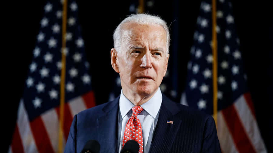 Biden Calls Out Trump's Incompetent Covid-19 Response Wallpaper