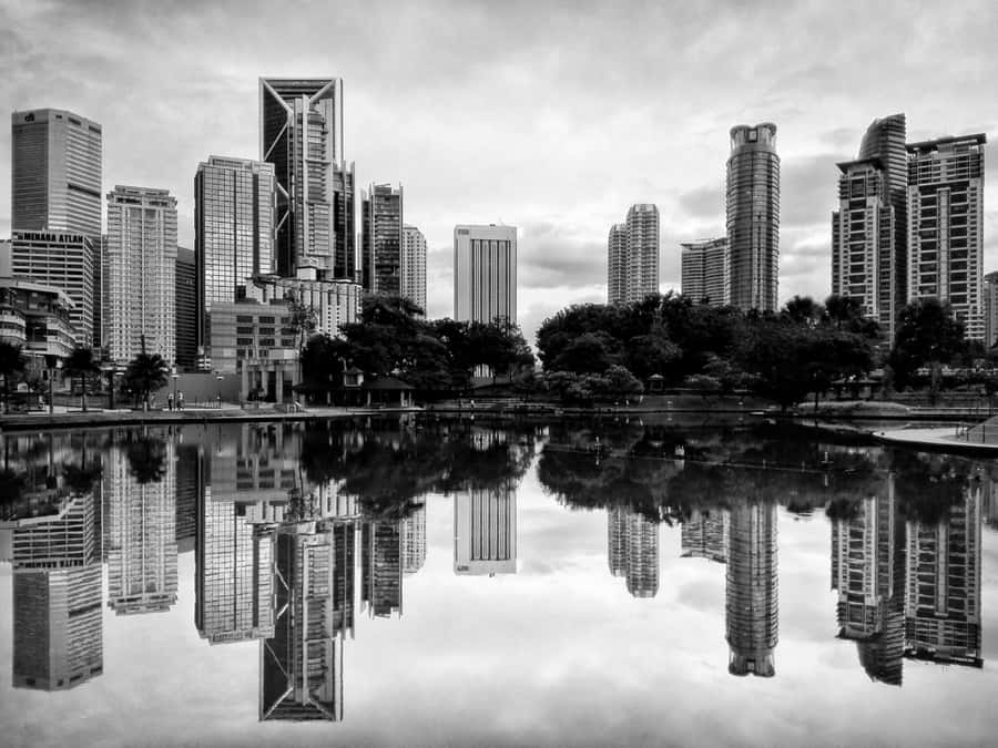 Black And White Cityscape 3840 X 2880 Wallpaper Wallpaper