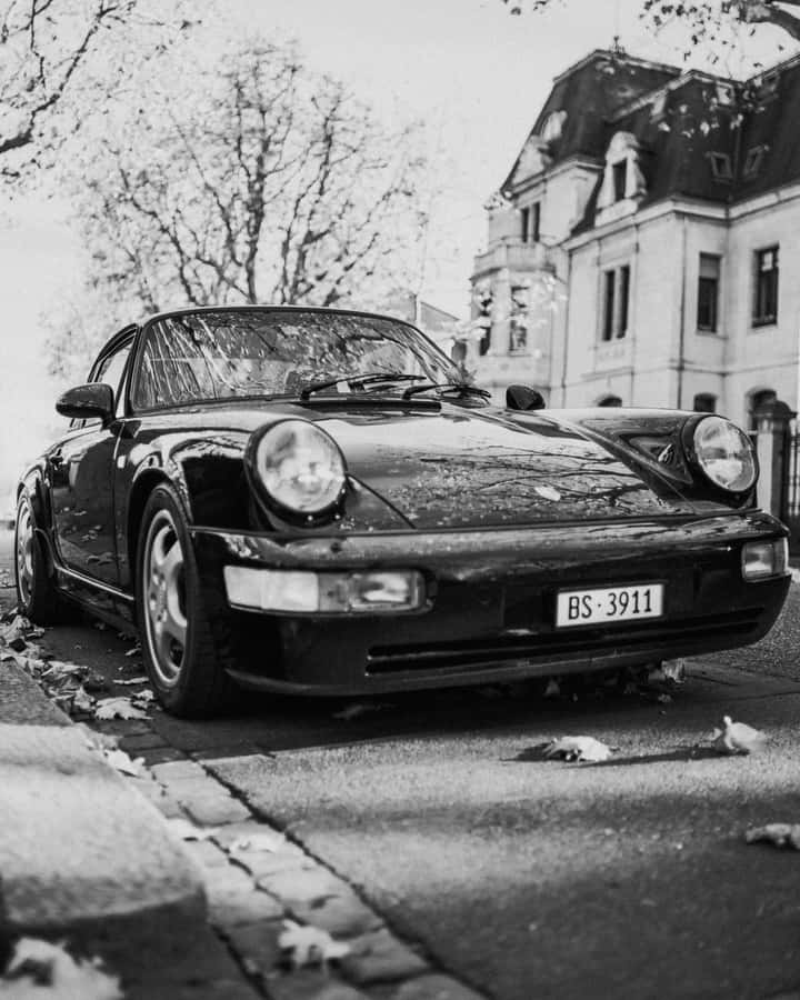 Black And White Vintage Car Wallpaper