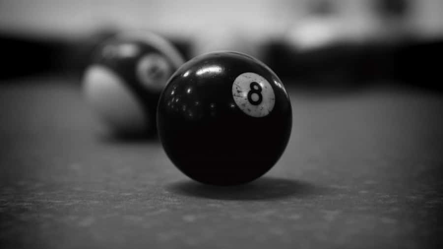 Black Eight Ball Focus Wallpaper