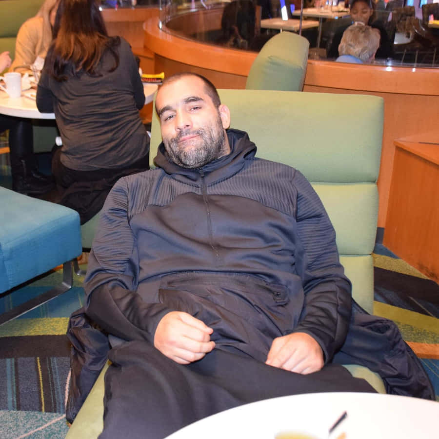 Blagoy Ivanov Relaxing At Hotel Wallpaper
