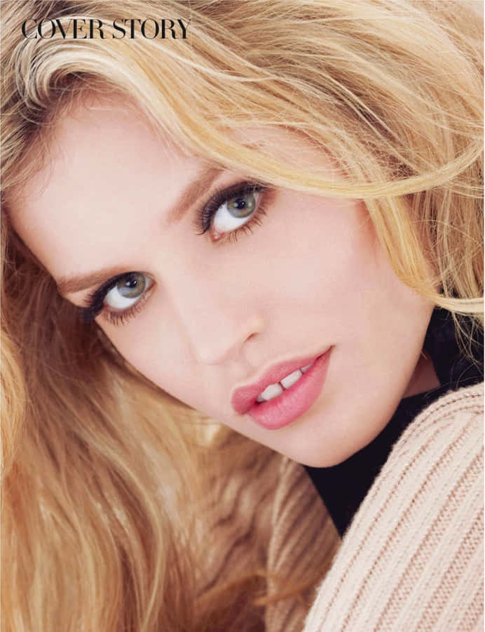 Blonde Beauty Closeup Portrait Wallpaper