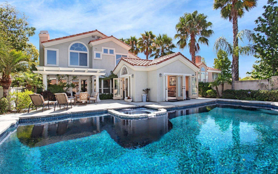 Blue Pool White House Wallpaper