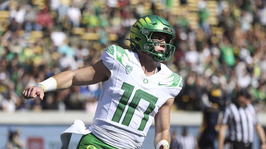 Bo Nix Oregon Ducks Quarterback Action Wallpaper