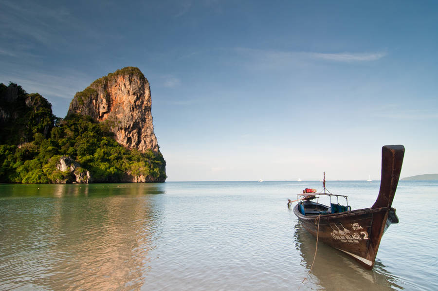 Boat On Railay Beach Wallpaper