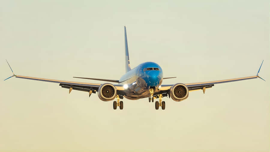 Boeing 737 Aircraft Landing Wallpaper