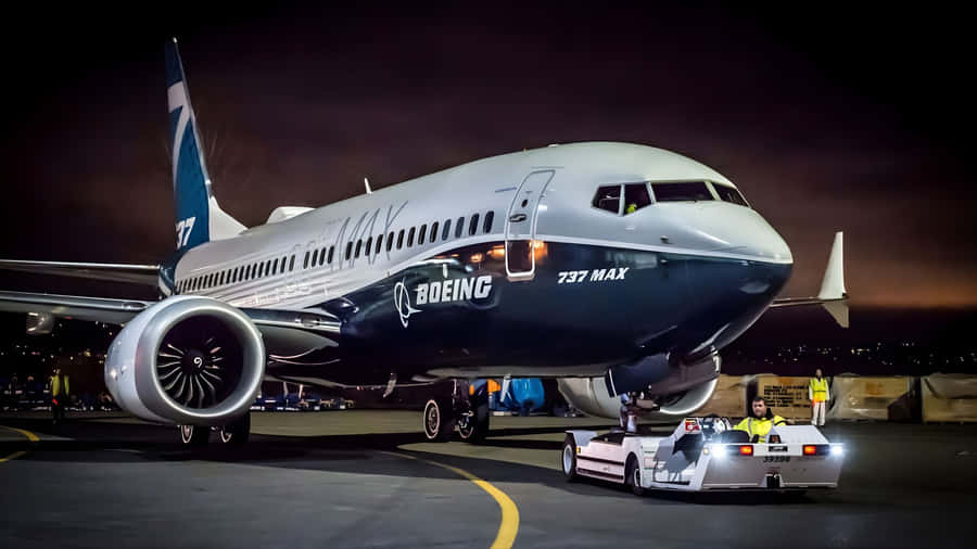 Boeing 737 Aircraft Night Operations Wallpaper