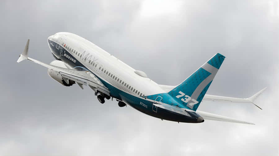 Boeing 737 Aircraft Takeoff Wallpaper