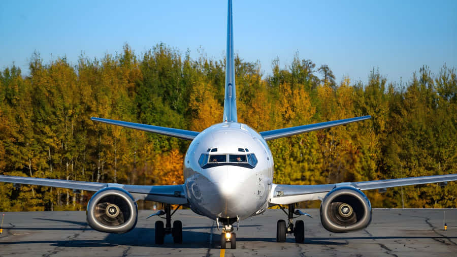 Boeing 737 Front View Wallpaper