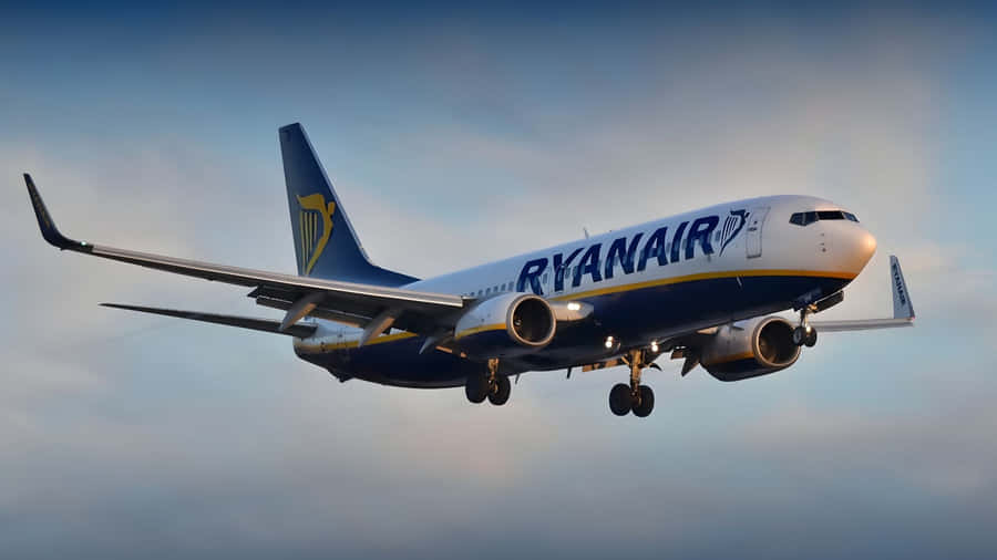 Boeing 737 Ryanair Aircraft Wallpaper