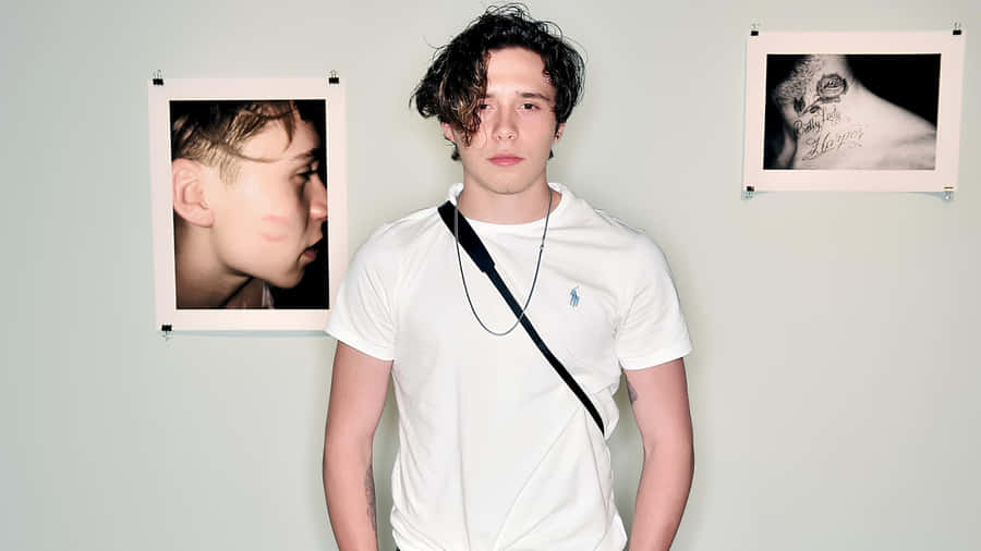 Brooklyn Beckham Art Exhibit Wallpaper