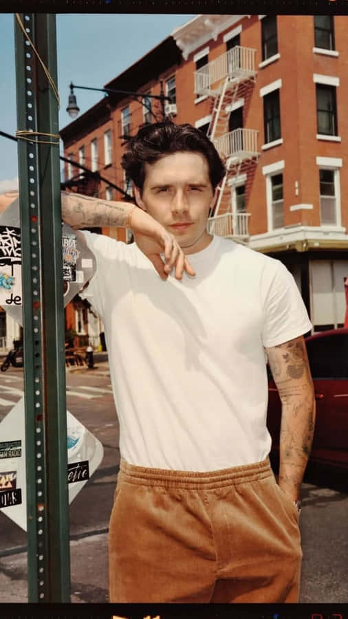 Brooklyn Beckham Urban Style Wallpaper