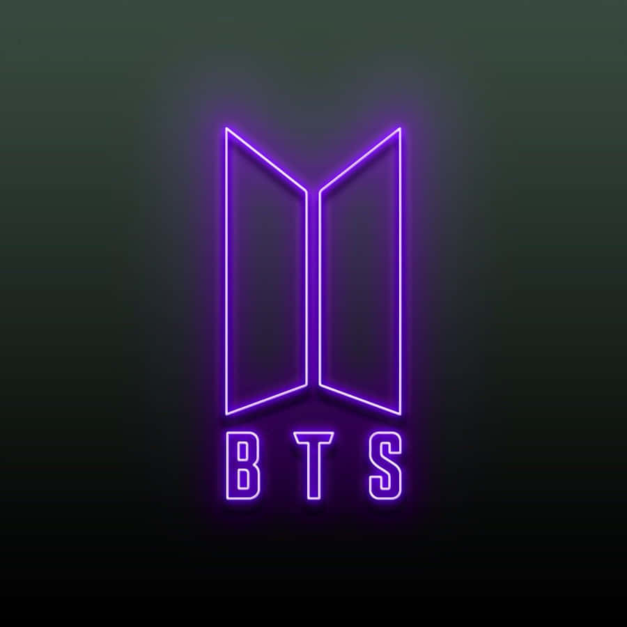 Bts Icon: Members Posing And Smiling Together Wallpaper