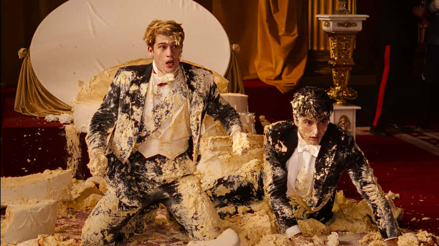 Cake Disaster Royalty Wallpaper