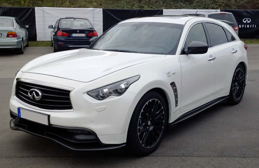 Caption: Impeccable Design Of Infiniti Qx70 Wallpaper