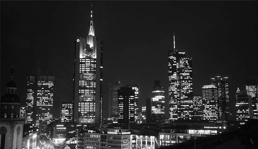 Captivating Black And White Cityscape Wallpaper