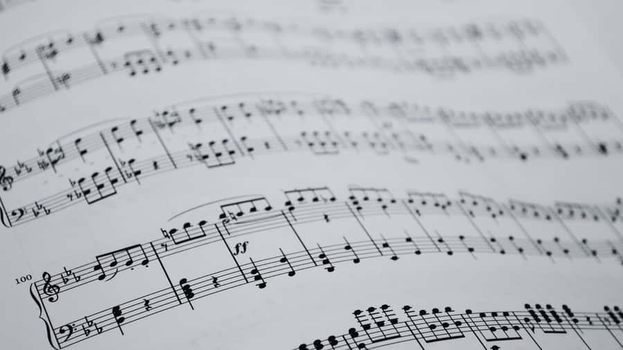 Captivating Black And White Piano Key Music Wallpaper Wallpaper