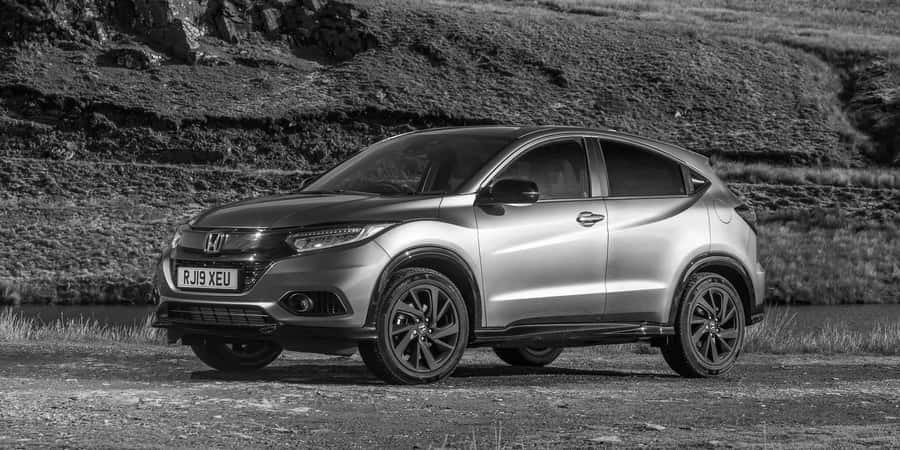 Captivating Honda Hr-v In Action Wallpaper
