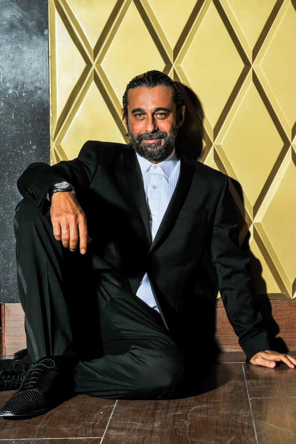 Captivating Portrait Of Jordi Mollà Wallpaper