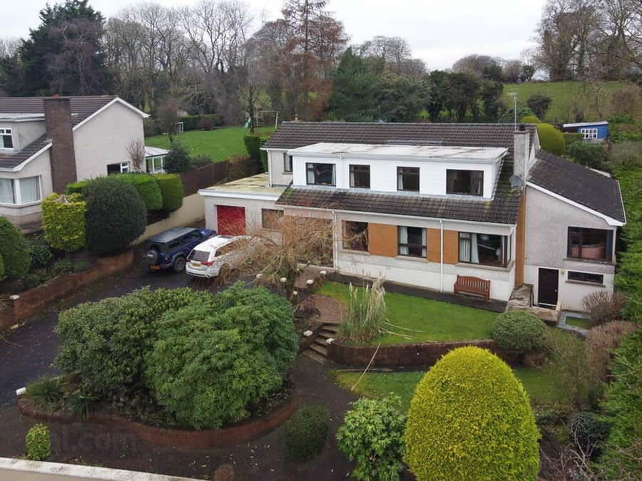 Captivating Seaside Property Wallpaper