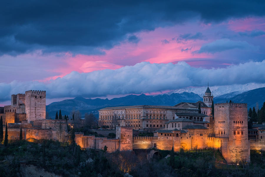 Captivating View Of A Large Palace In Tehran Wallpaper