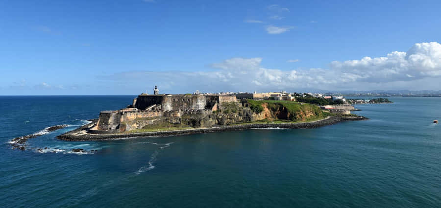 Castillo San Felipe Del Morro From Afar Wallpaper