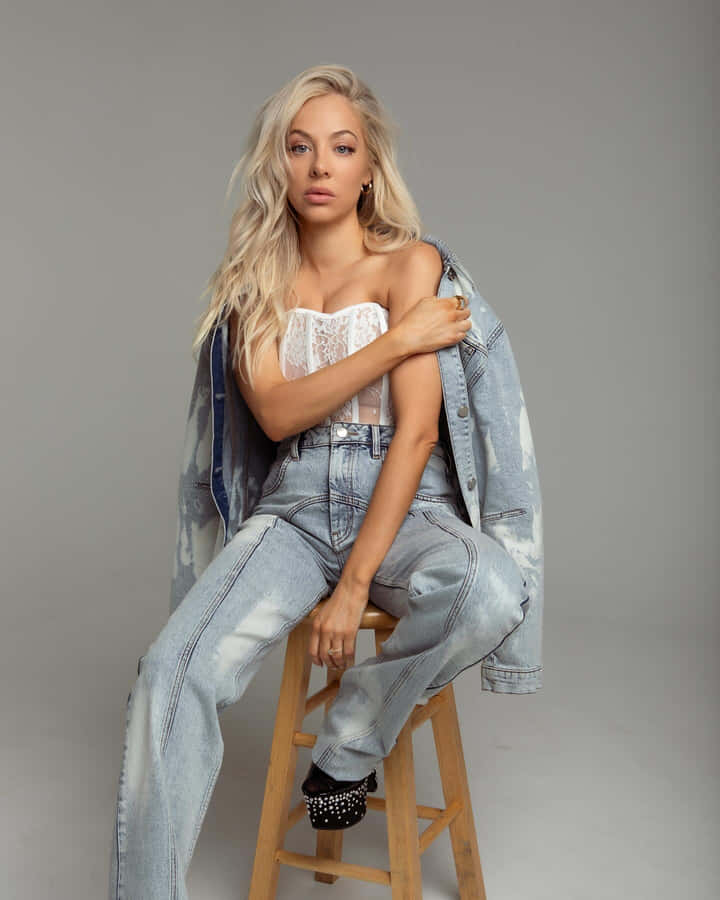 Casual Denim Fashion Portrait Wallpaper