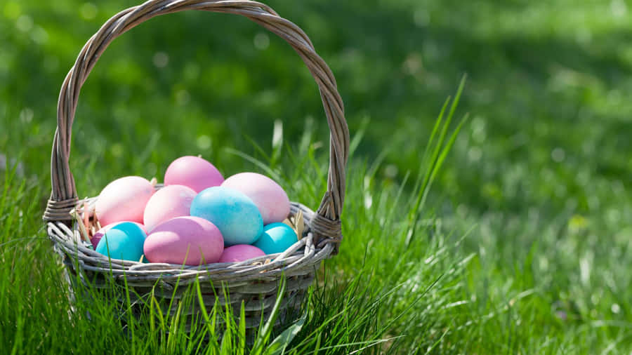 Celebrate Easter With A Colorful Basket Of Treats! Wallpaper