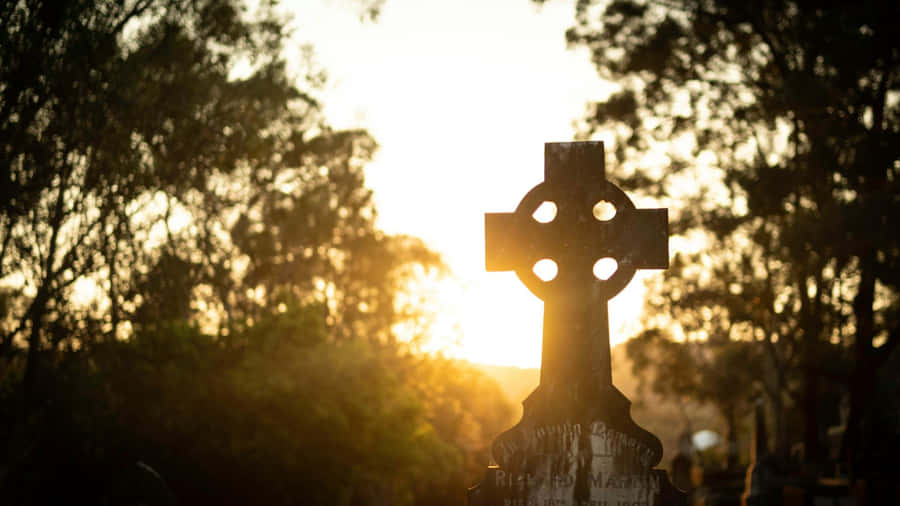 Celtic Cross At Sunset Wallpaper