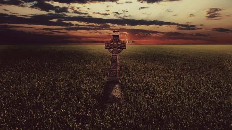 Celtic Cross At Sunset Wallpaper