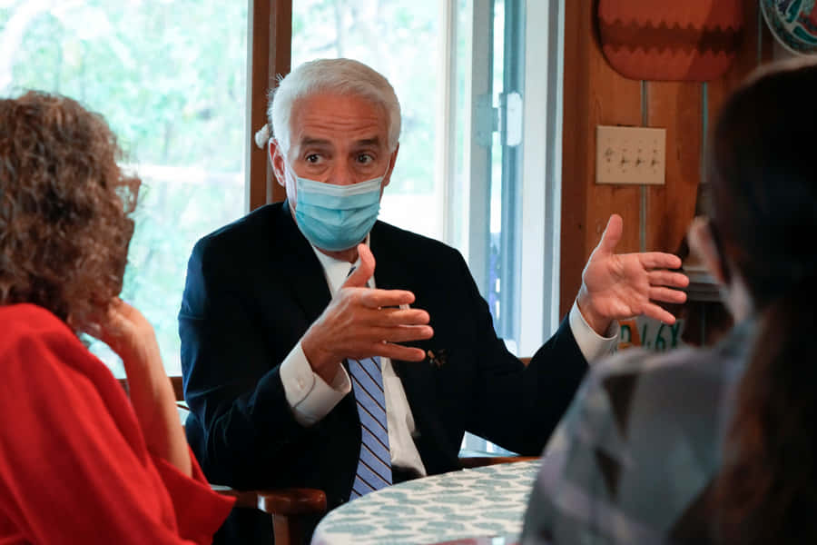 Charlie Crist Wearing A Mask Wallpaper