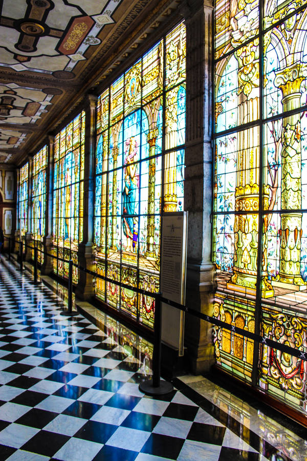 Checkered Floor In Hallway Wallpaper
