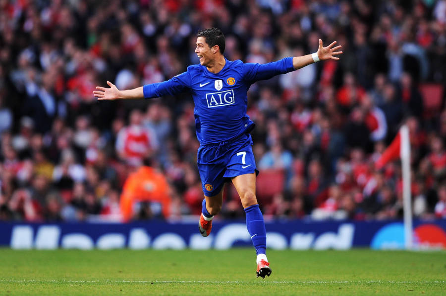 Cheerful Cristiano Ronaldo Manchester United Wallpaper