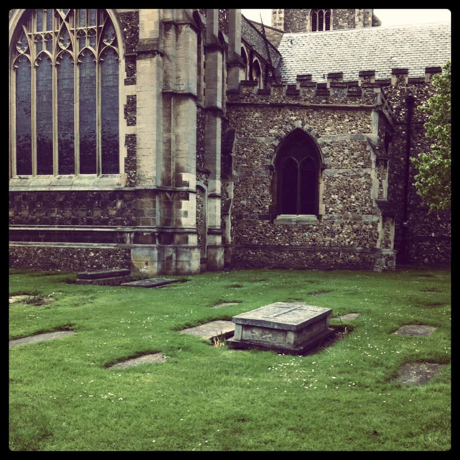 Chelmsford Cathedral Exterior Graveyard Wallpaper