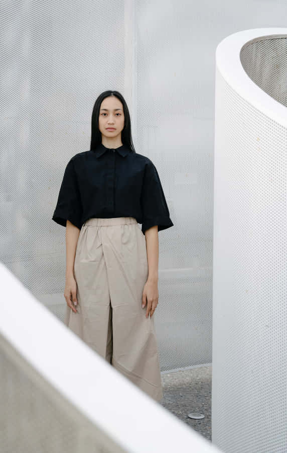 Chic Minimalist Fashion Ensemble Wallpaper