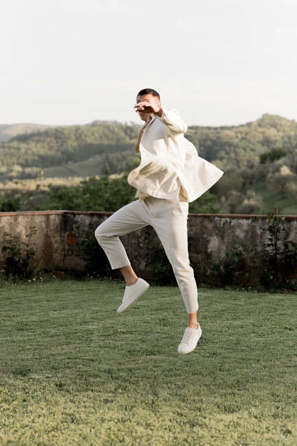 Chic Minimalist Fashion In Modern Living Space Wallpaper