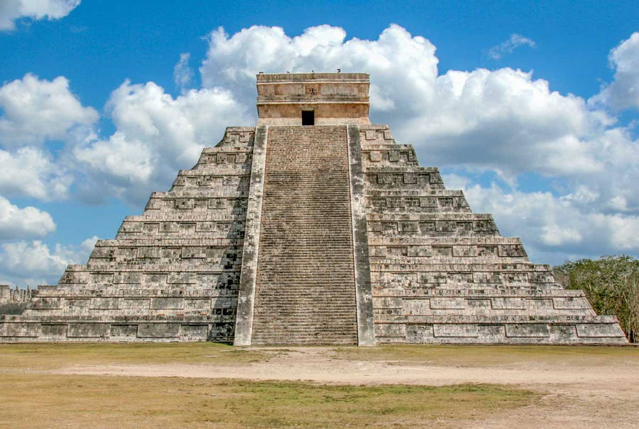Chichen Itza Aging Structure Wallpaper